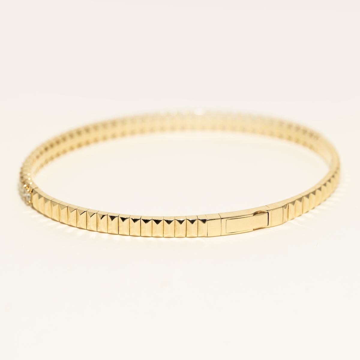 Diamond Bangle Bracelet in 14kt Yellow Gold (1 1/3ct tw)