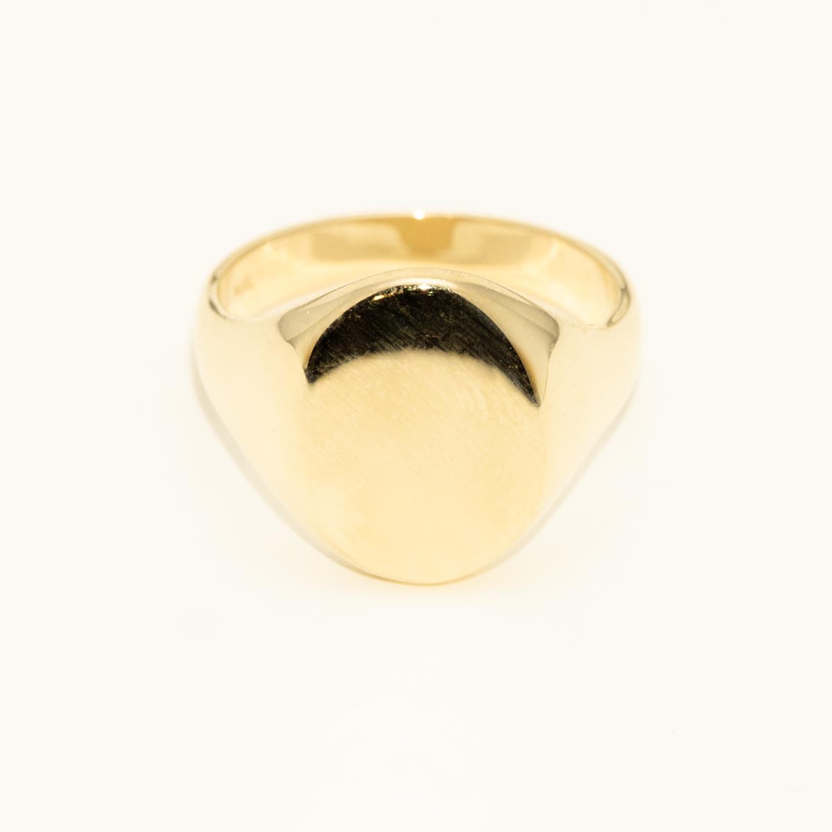 Estate Oval Signet Ring in 14kt Yellow Gold