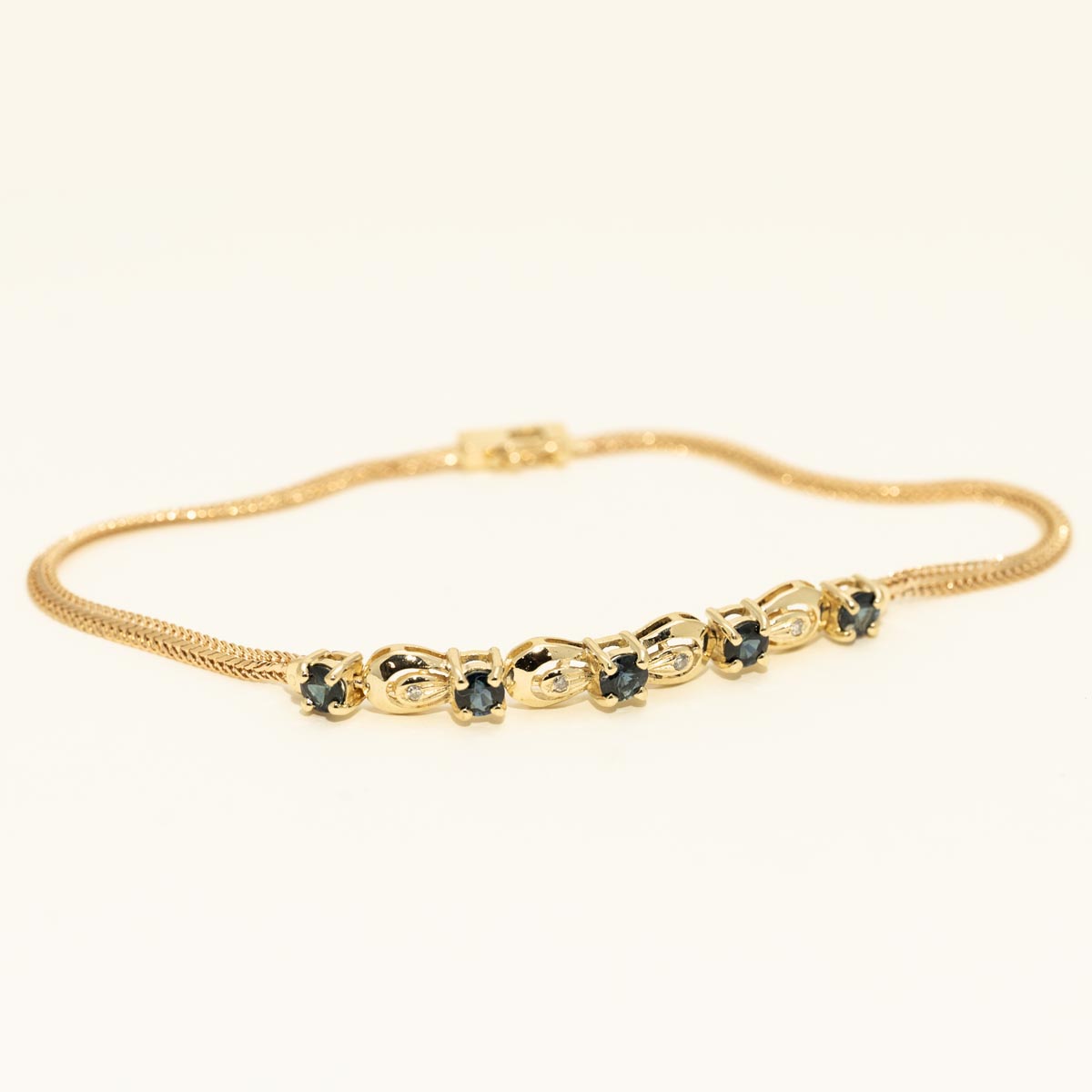 Estate Sapphire Bracelet in 14kt Yellow Gold with Diamonds