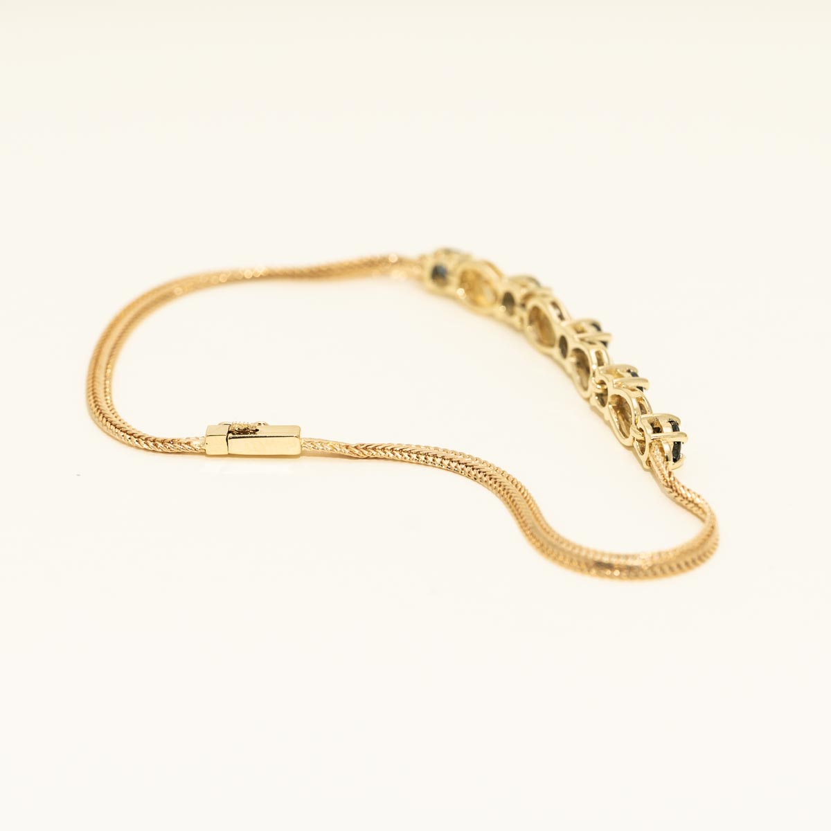 Estate Sapphire Bracelet in 14kt Yellow Gold with Diamonds