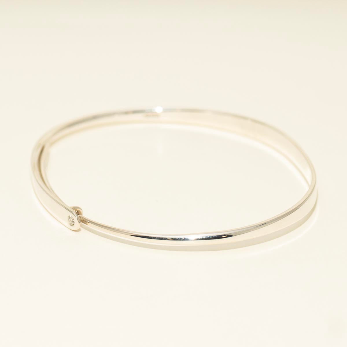 EL Designs Icicle Bangle Bracelet in Sterling Silver with Diamonds (.03ct tw)