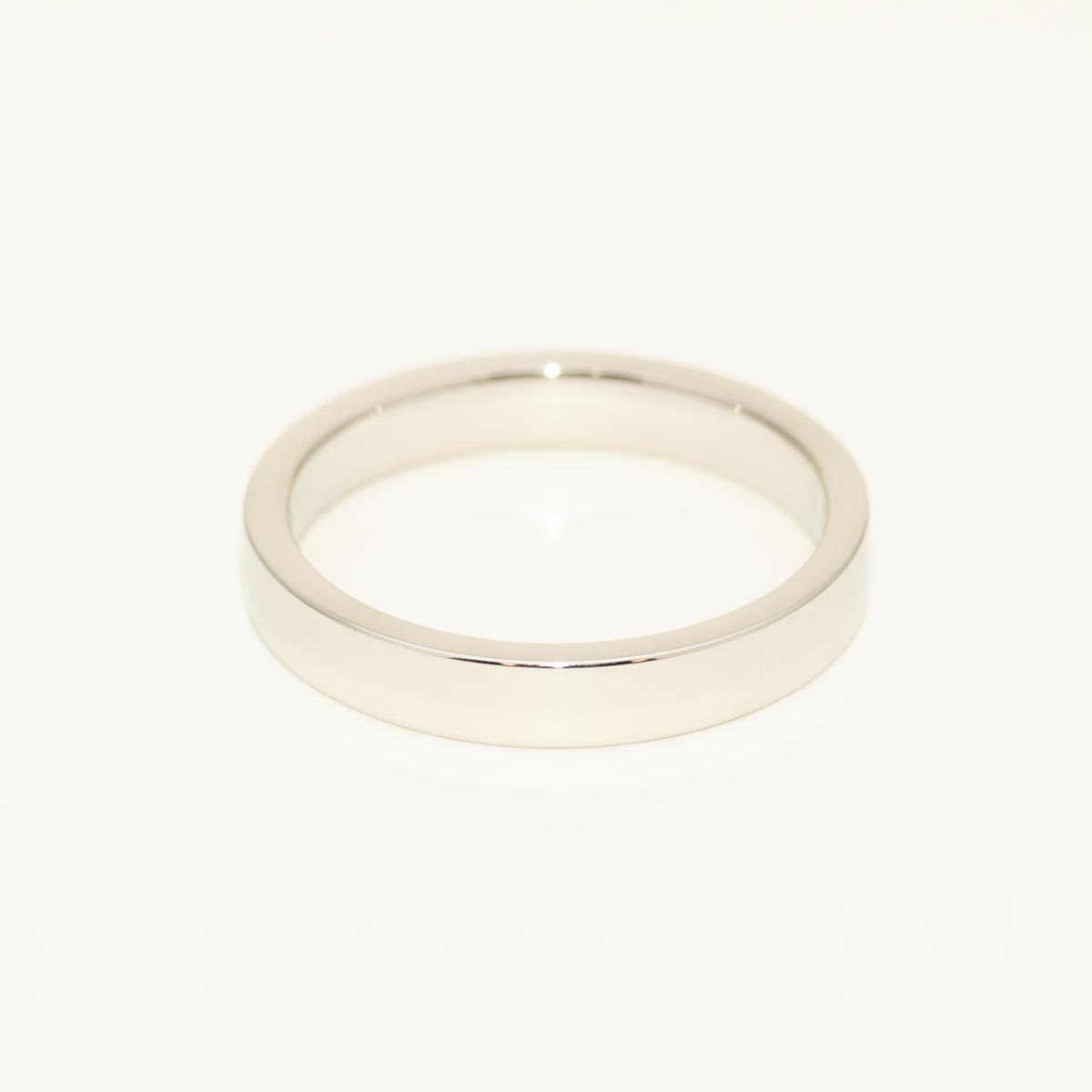 Flat Comfort Fit Wedding Band in Platinum (3mm)