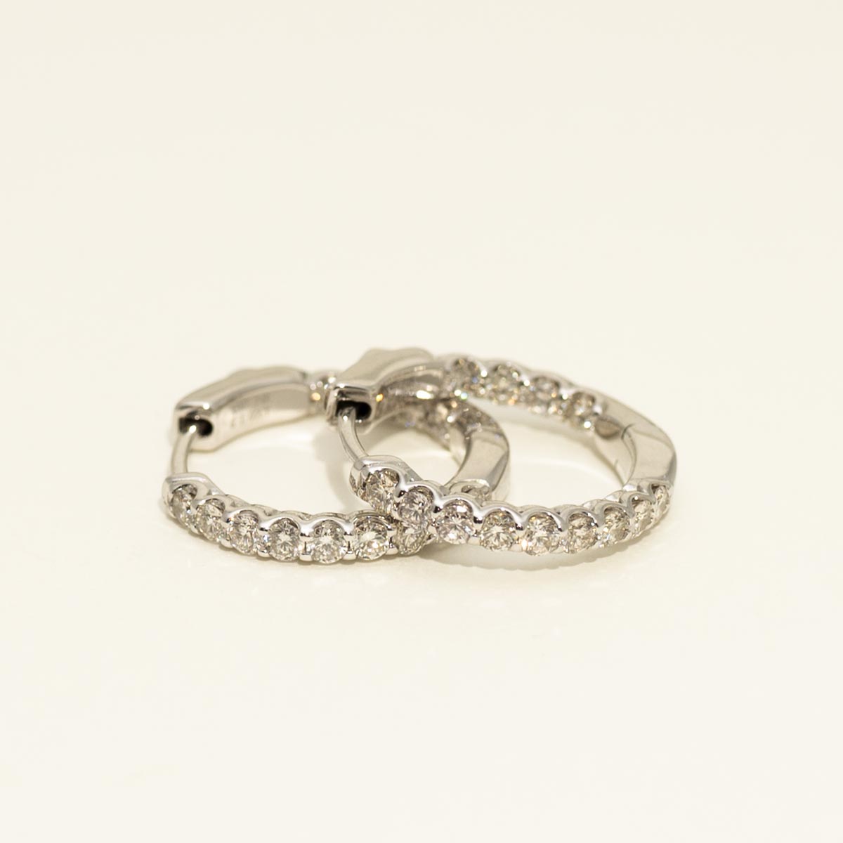Diamond Hoop Earrings in 14kt White Gold (1ct tw)