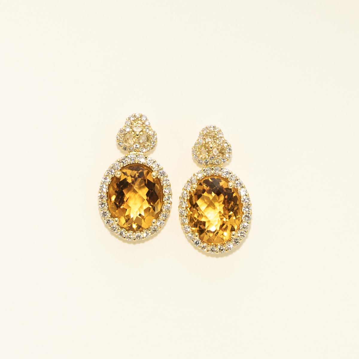 Oval Citrine Earrings in 18kt Yellow Gold with Diamonds (3/4ct tw)