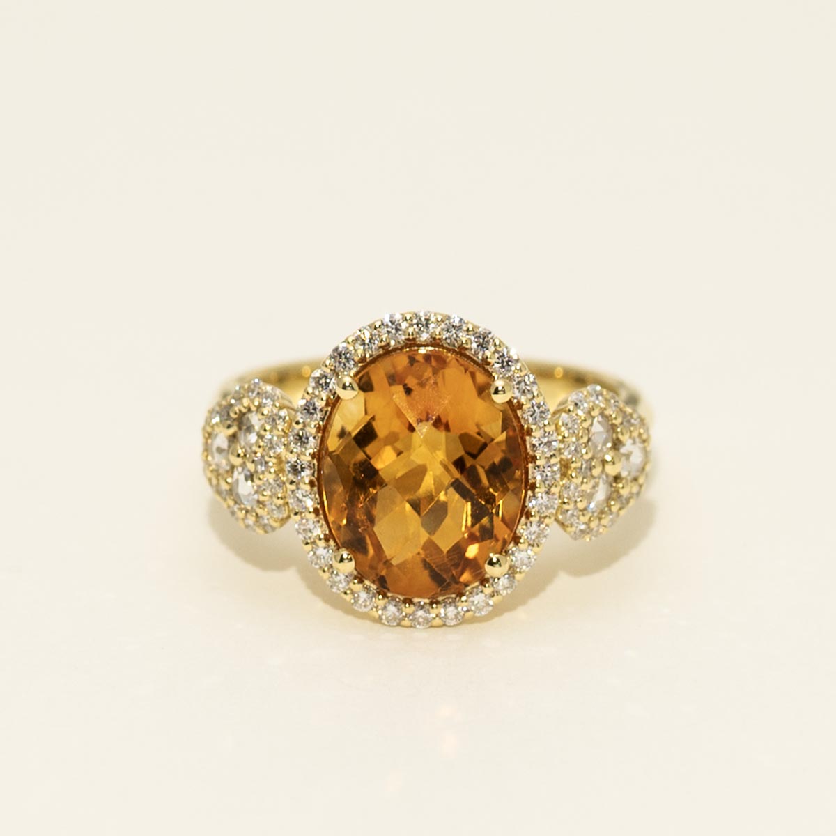 Oval Citrine Ring in 18kt Yellow Gold with Diamonds (5/8ct tw)