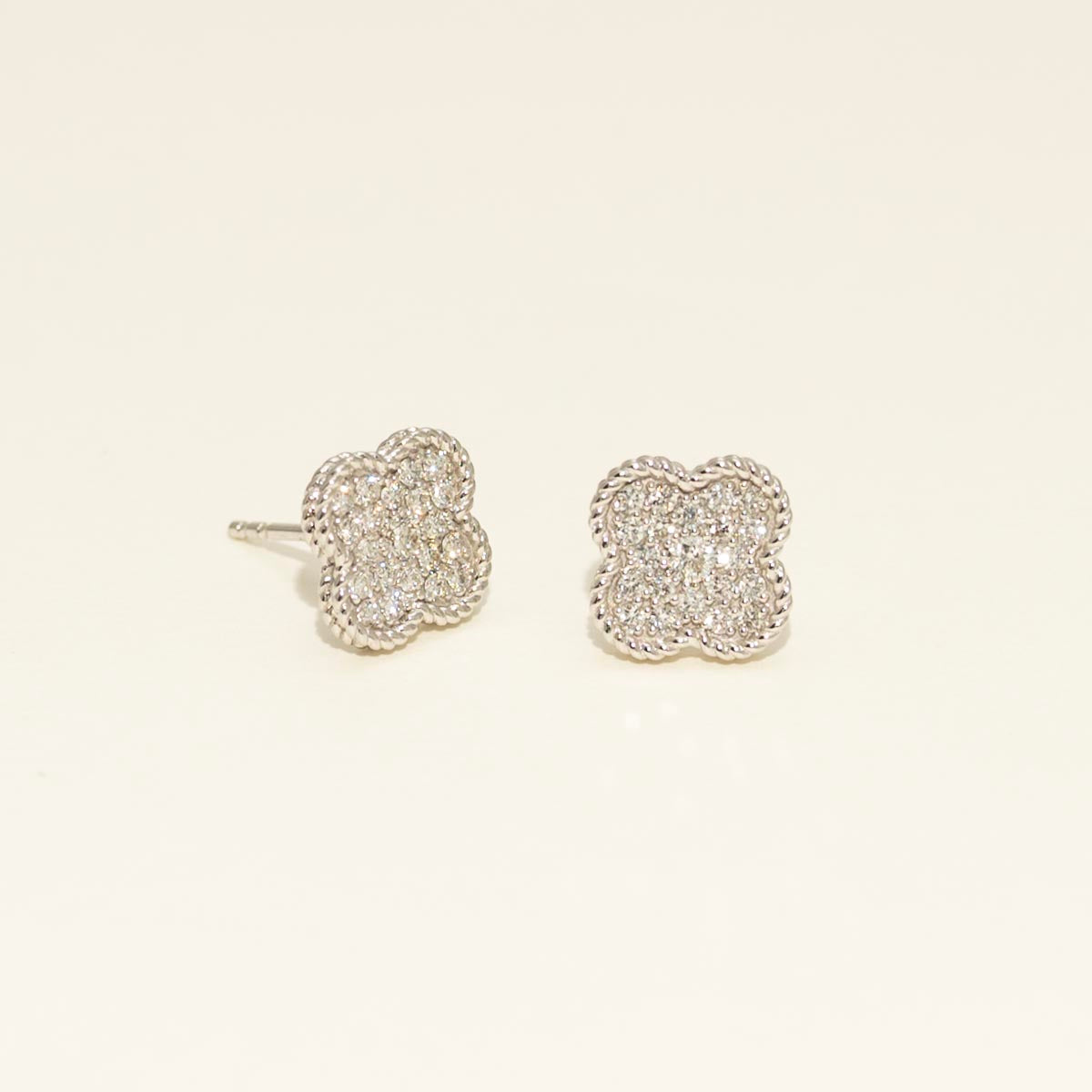 Diamond Flower Earrings in 14kt White Gold (1/3ct tw)