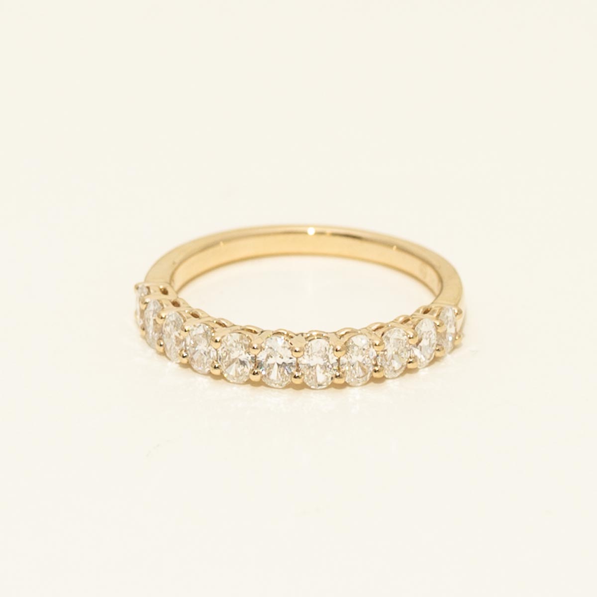 Oval Diamond Band in 14kt Yellow Gold (7/8ct tw)