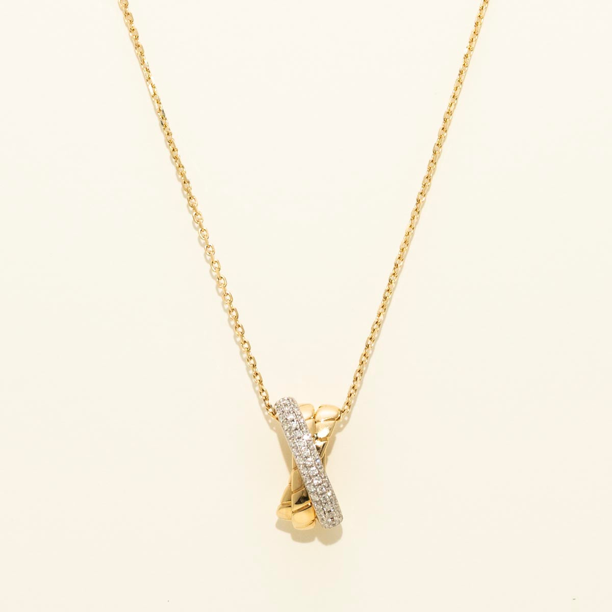 Diamond Criss Cross Necklace in 14kt Yellow Gold (1/4ct tw)
