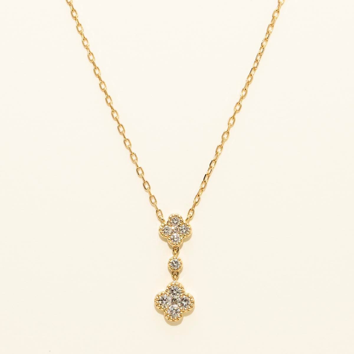 Diamond Flower Necklace in 14kt Yellow Gold (1/3ct tw)