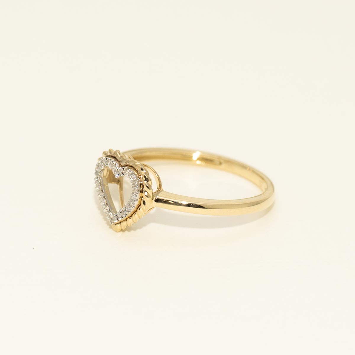 Diamond Heart Ring in 14kt Yellow Gold (1/20ct tw)