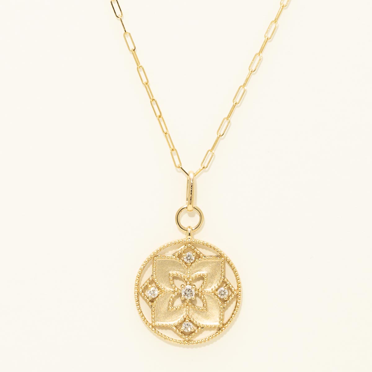 Diamond Floral Medallion Necklace in 14kt Yellow Gold (1/4ct  tw)