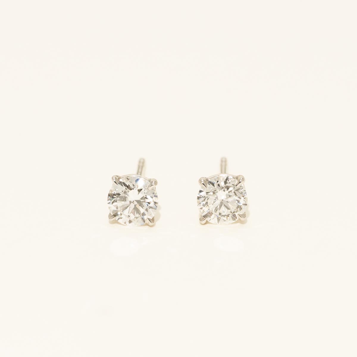 Diamond Stud Earrings in 14kt White Gold (1ct tw)