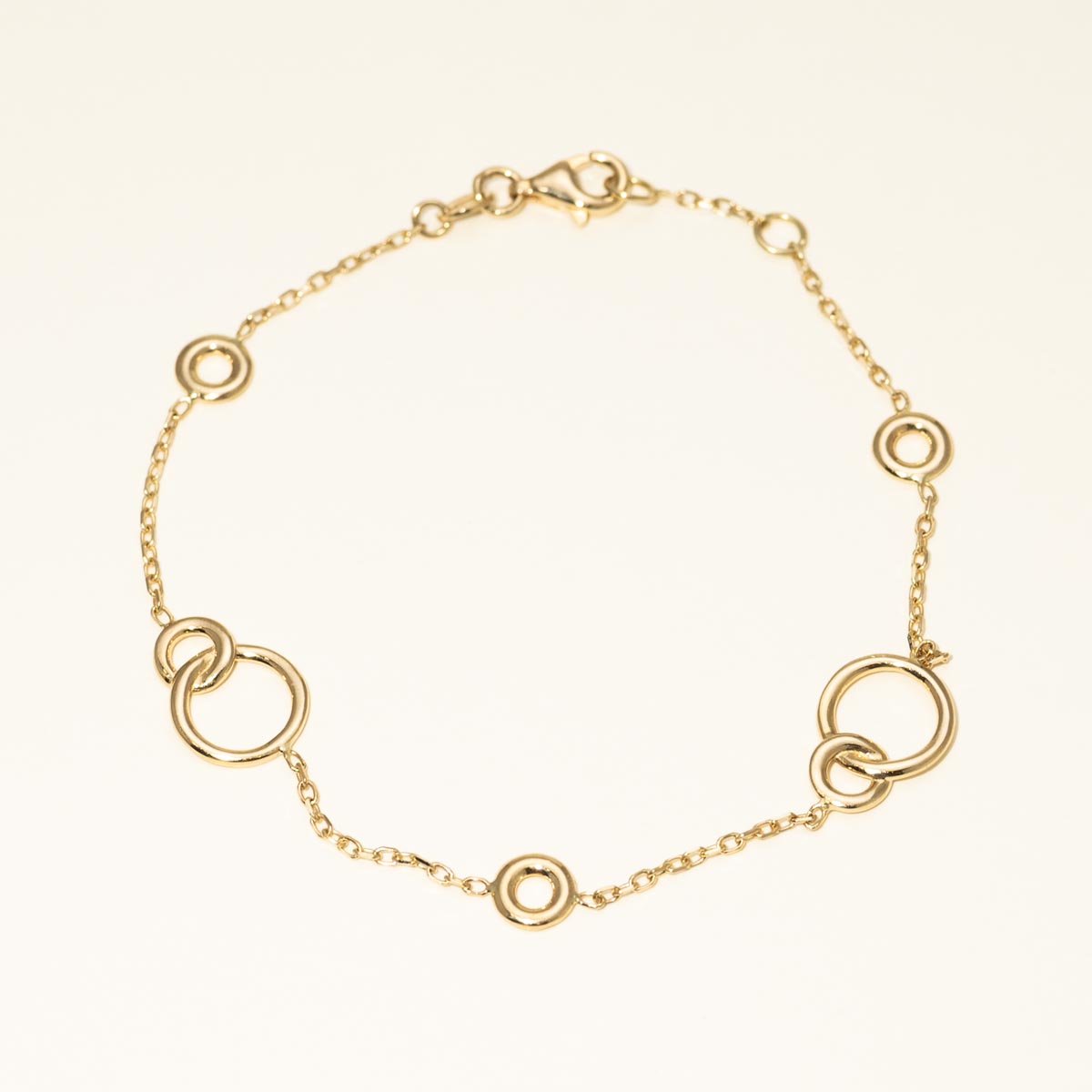 Circle Station Bracelet in 14kt Yellow Gold (7 inches)