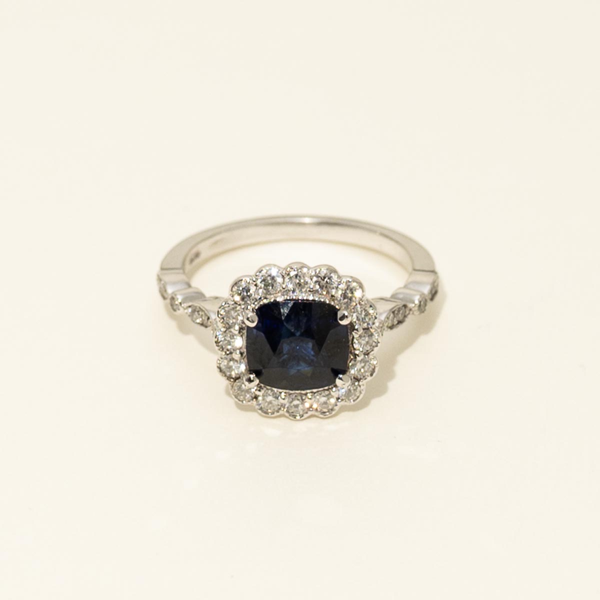Cushion Sapphire Halo Ring in 14kt White Gold with Diamonds (