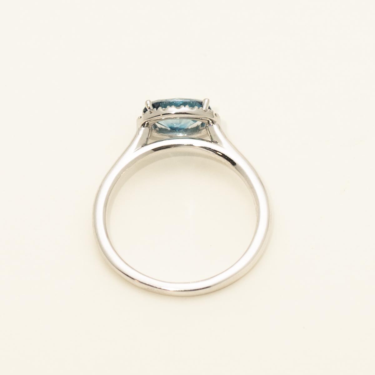East West Oval Blue Diamond Halo Engagement Ring in 14kt White Gold (1ct tw)