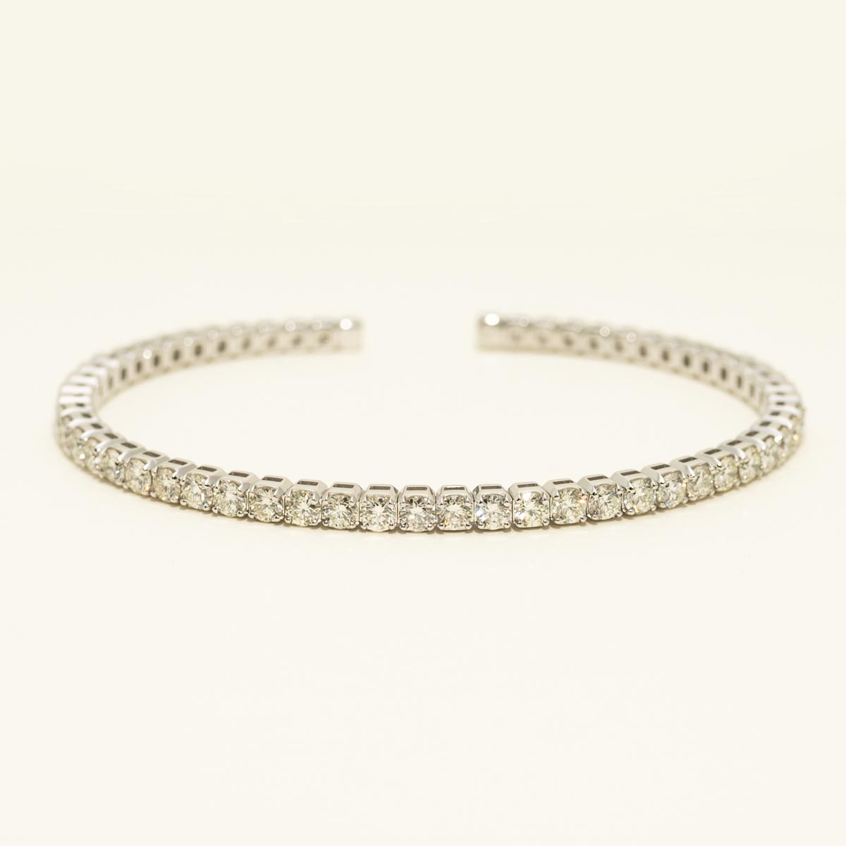 Diamond Bangle Bracelet in 14kt White Gold (2 1/2ct tw)