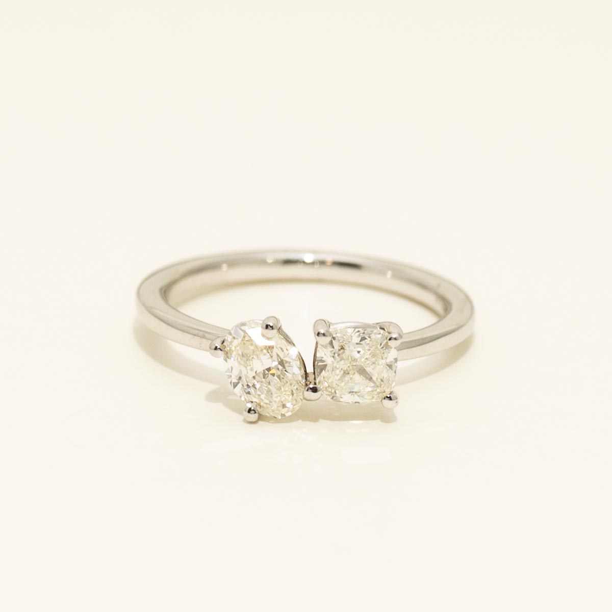 Oval and Cushion Cut Diamond Ring in 14kt White Gold (1ct tw)