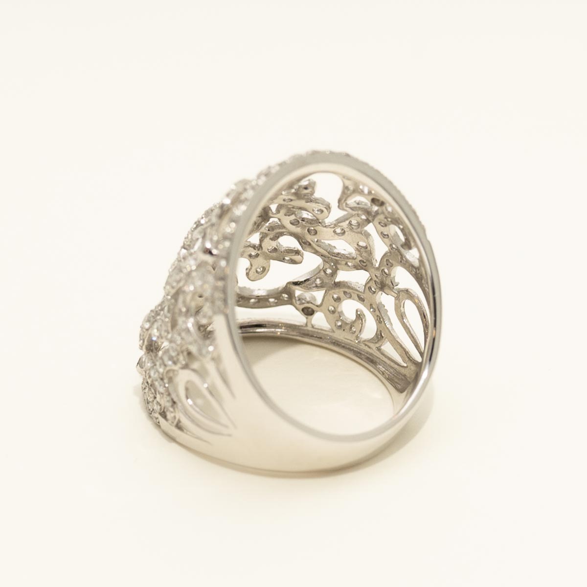 Dabakarov Diamond Flower Fashion Ring in 14kt White Gold (2ct tw)