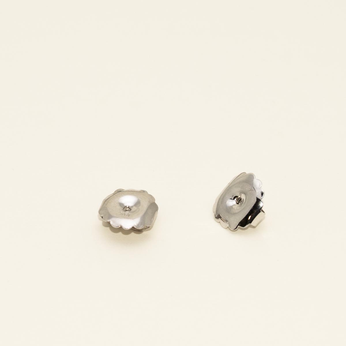 Oval Sapphire Drop Earrings in 18kt White Gold with Diamonds