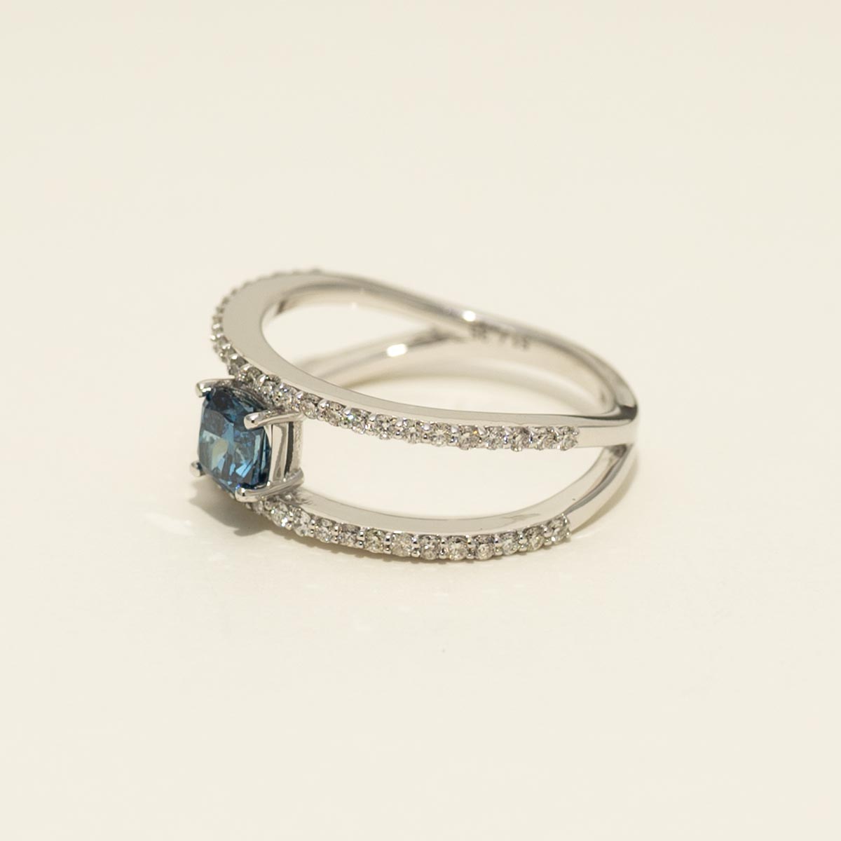 Cushion Cut Blue and White Diamond Fashion Ring in 14kt White Gold (3/4ct tw)