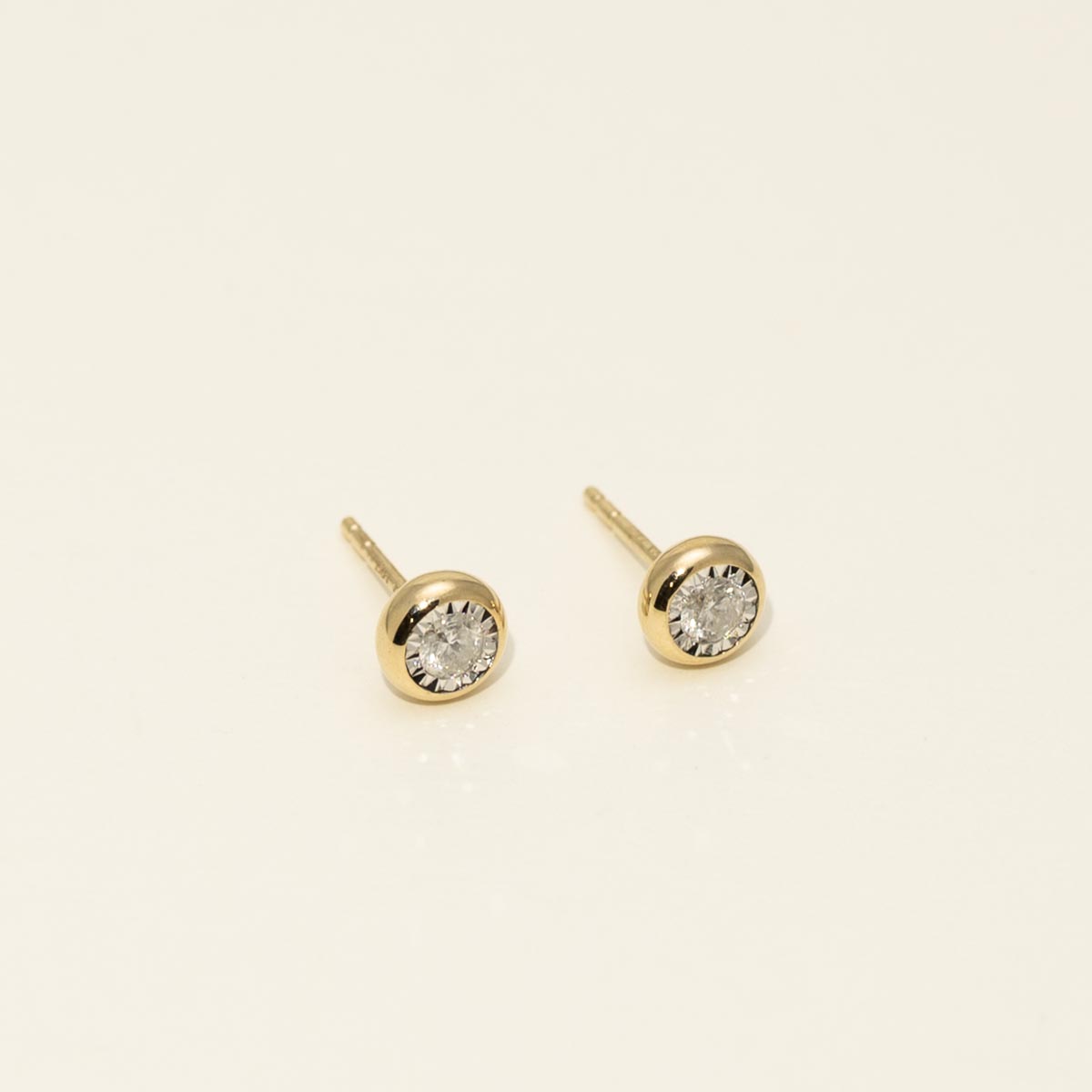 Diamond Bezel Stud Earrings in 14kt Yellow Gold (1/4ct tw)