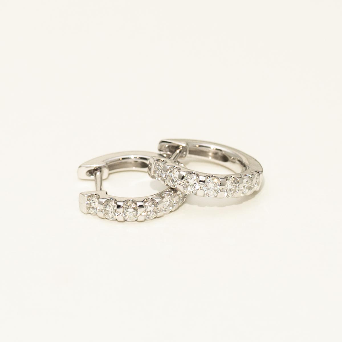 Memoire Odessa Huggie Hoop Earrings in 18kt White Gold (1/2ct  tw)