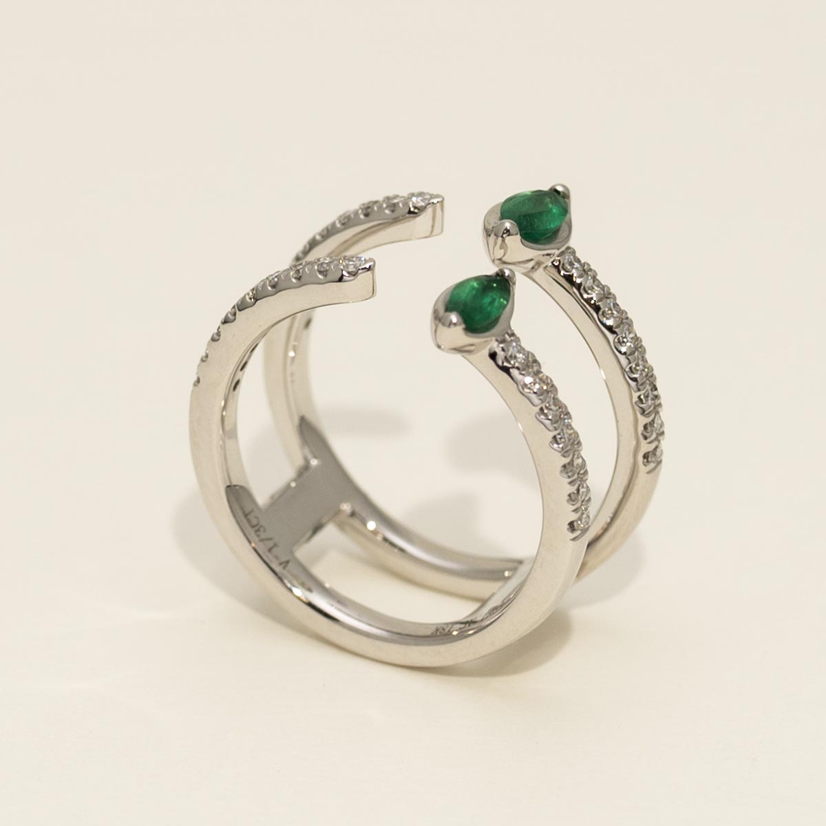 Oval Emerald Open Ring in 18kt White Gold with Diamonds (1/3ct tw)