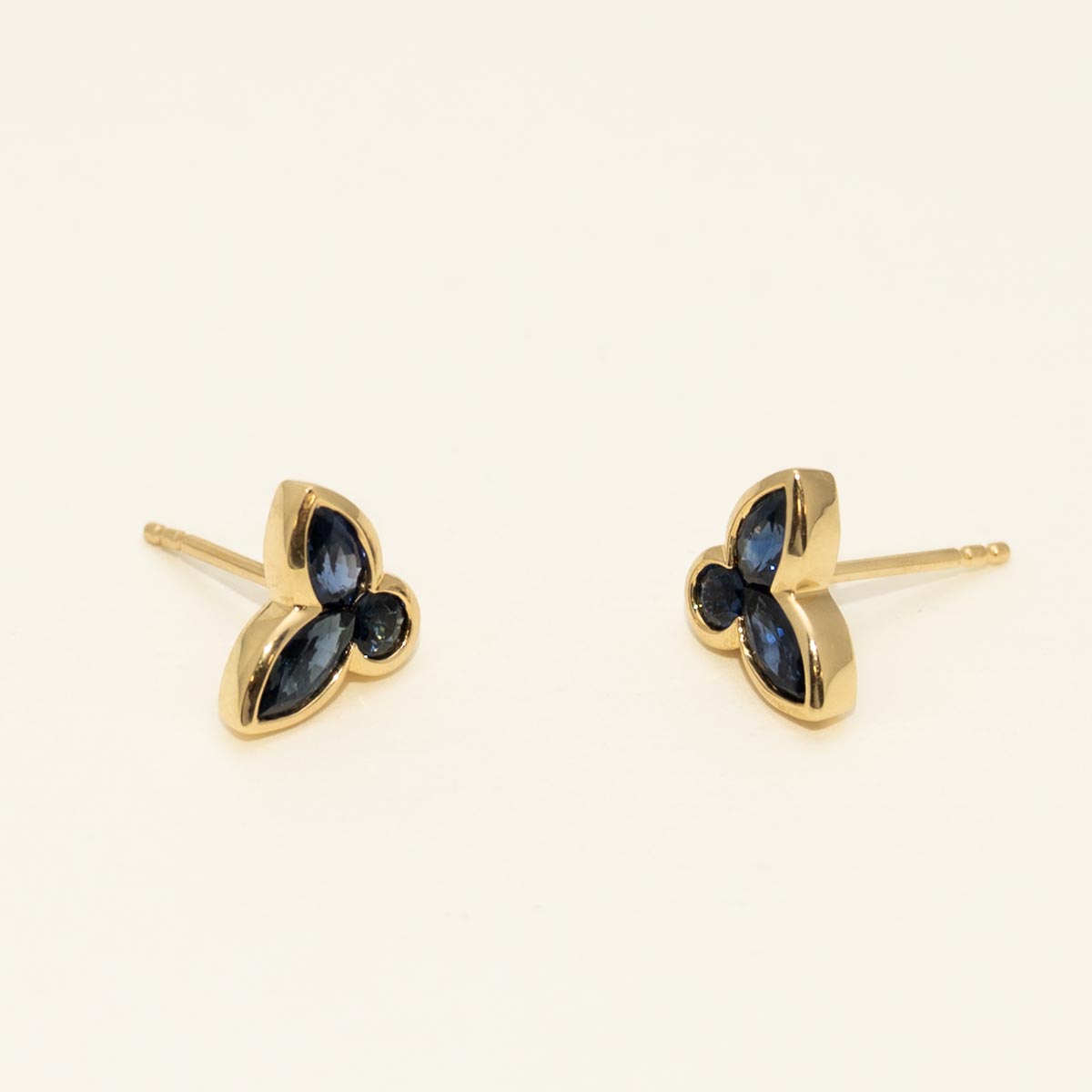 Marquise and Pear Shape and Round Sapphire Earrings in 18kt Yellow Gold