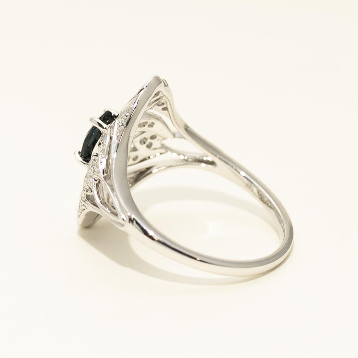 Oval Maine Indicolite Tourmaline Ring in 14kt White Gold with Diamonds (1/5ct tw)