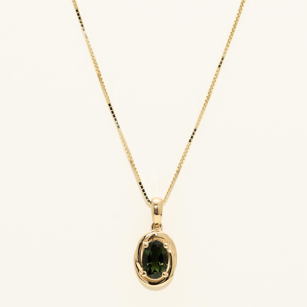 Oval Maine Green Tourmaline Necklace in 14kt Yellow Gold with Diamonds