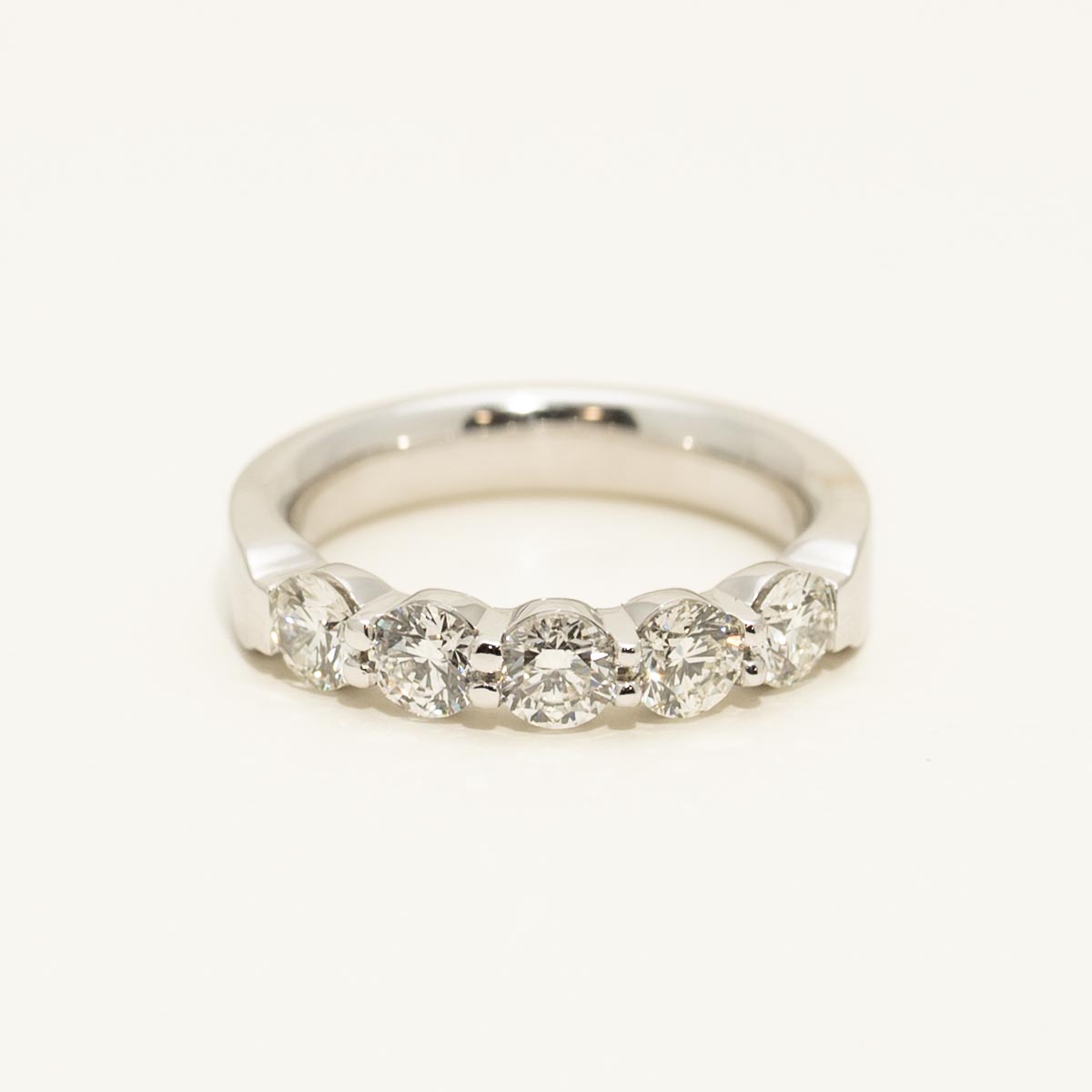 Memoire Petite Prong Diamond Band in 18kt White Gold (1 1/4ct tw)