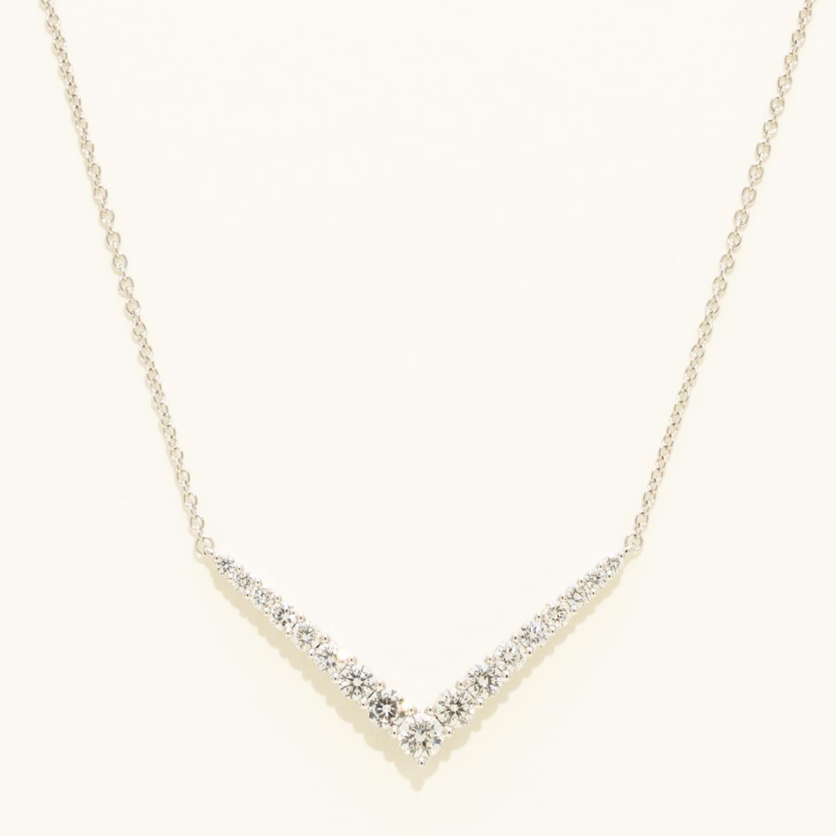 Memoire Identity Small V Diamond Necklace in 18kt White Gold (7/8ct tw)
