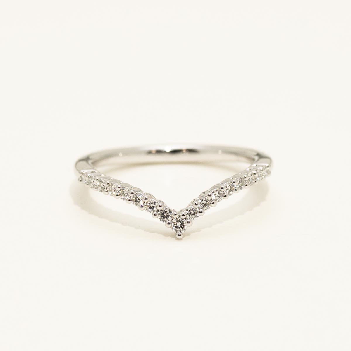 Memoire Identity V Diamond Band in 18kt White Gold (1/5ct tw)