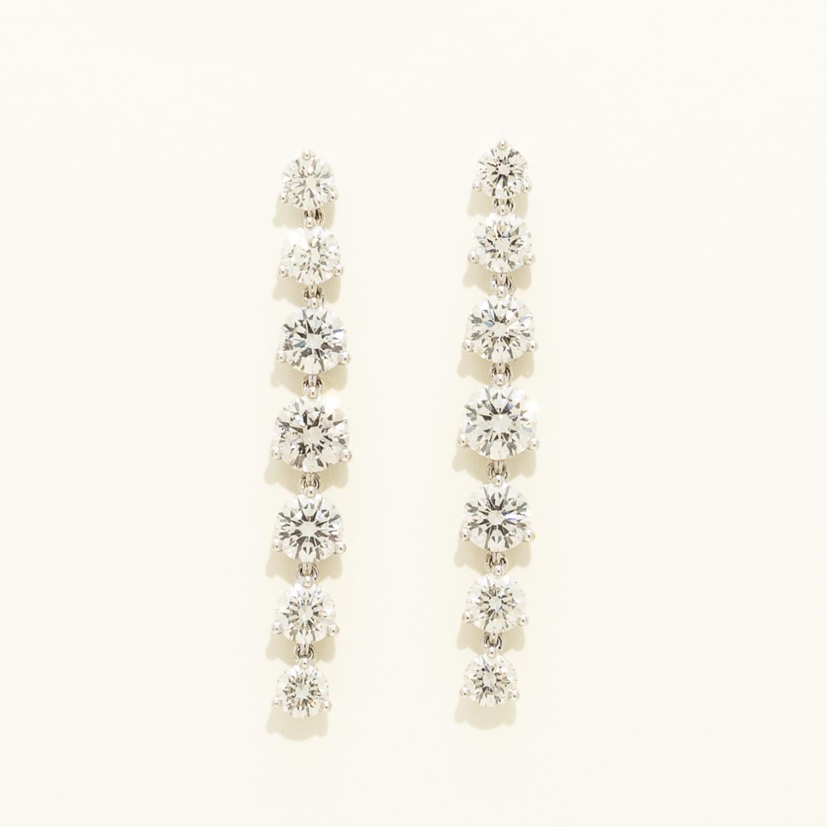 Memoire Wisteria Diamond Drop Earrings in 18kt White Gold (3ct tw)