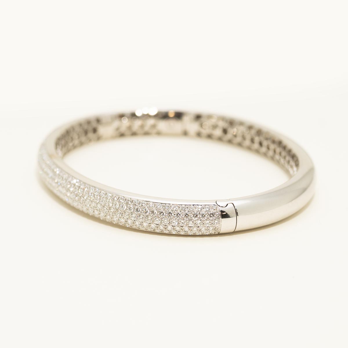 Memoire Pirouette Five Row Diamond Pave Bangle Bracelet in 18kt White Gold (3ct tw)