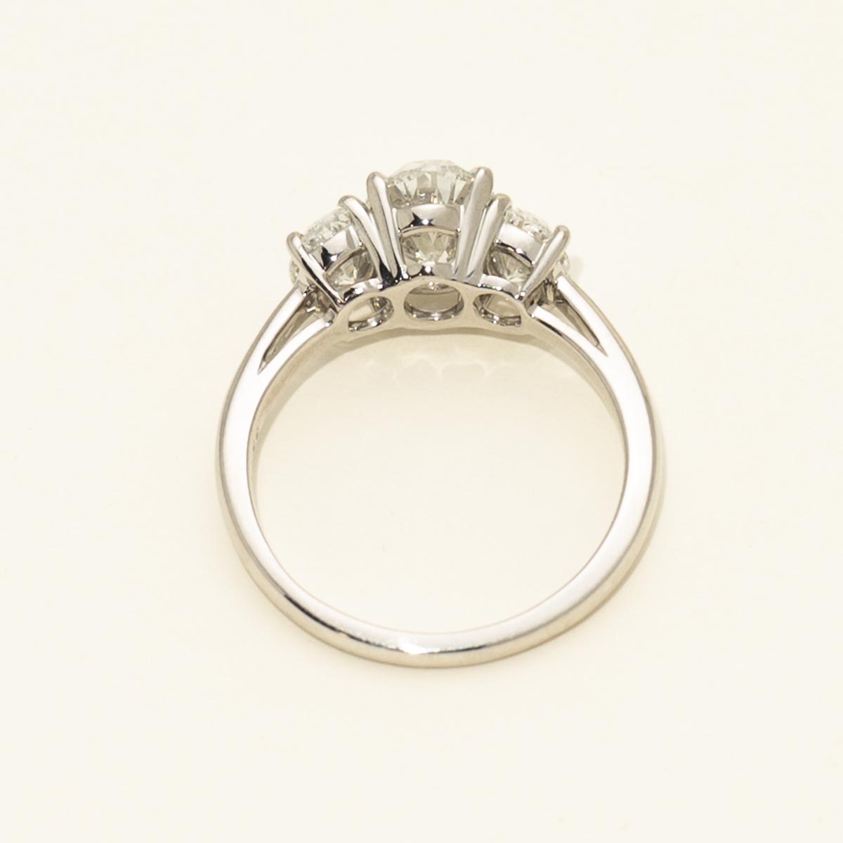 Oval Three Stone Diamond Engagement Ring in Platinum (2 1/2ct tw)