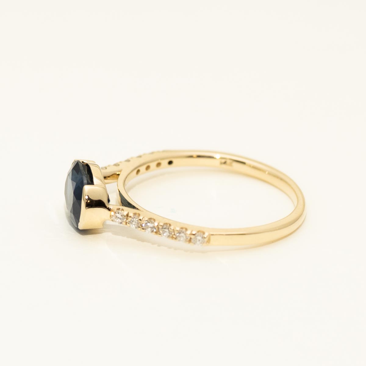 Oval Sapphire East West Ring in 14kt Yellow Gold with Diamonds (1/7ct tw)