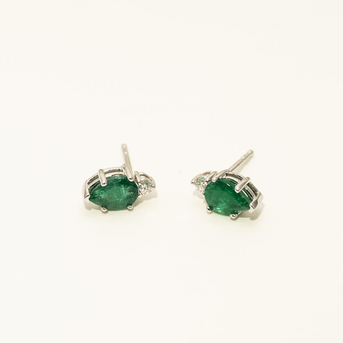 Oval Emerald Earrings in 14kt White Gold with Diamonds (1/20ct tw)