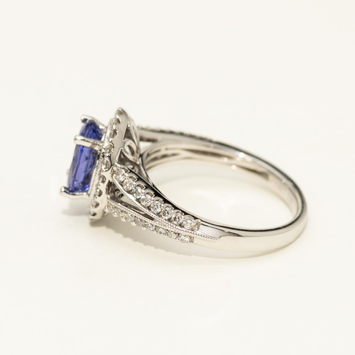 Oval Tanzanite Halo Ring in 14kt White Gold with Diamonds (1/2ct tw)