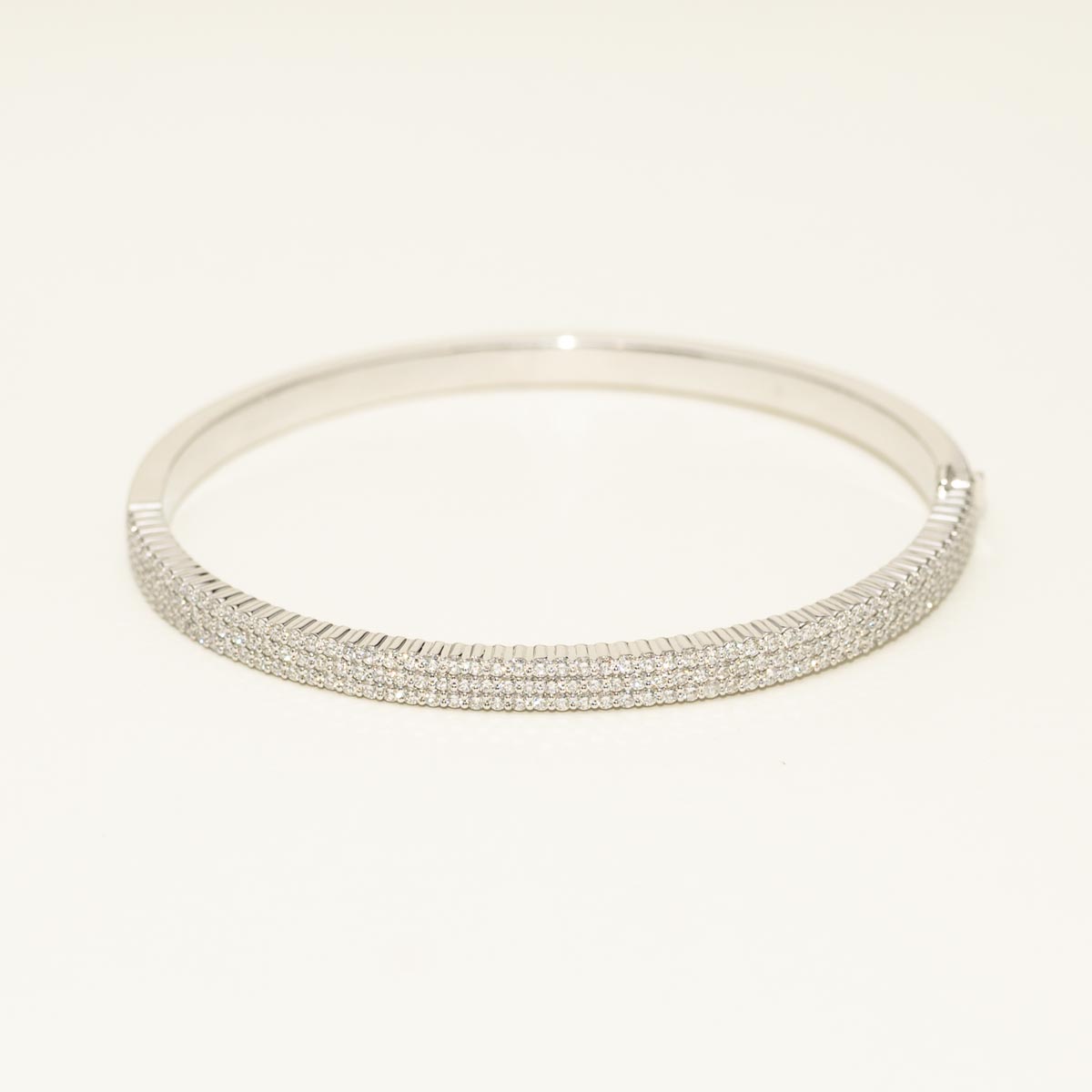 Memoire Triple Row Paramount Diamond Bangle Bracelet in 18kt White Gold (1 5/8ct tw)
