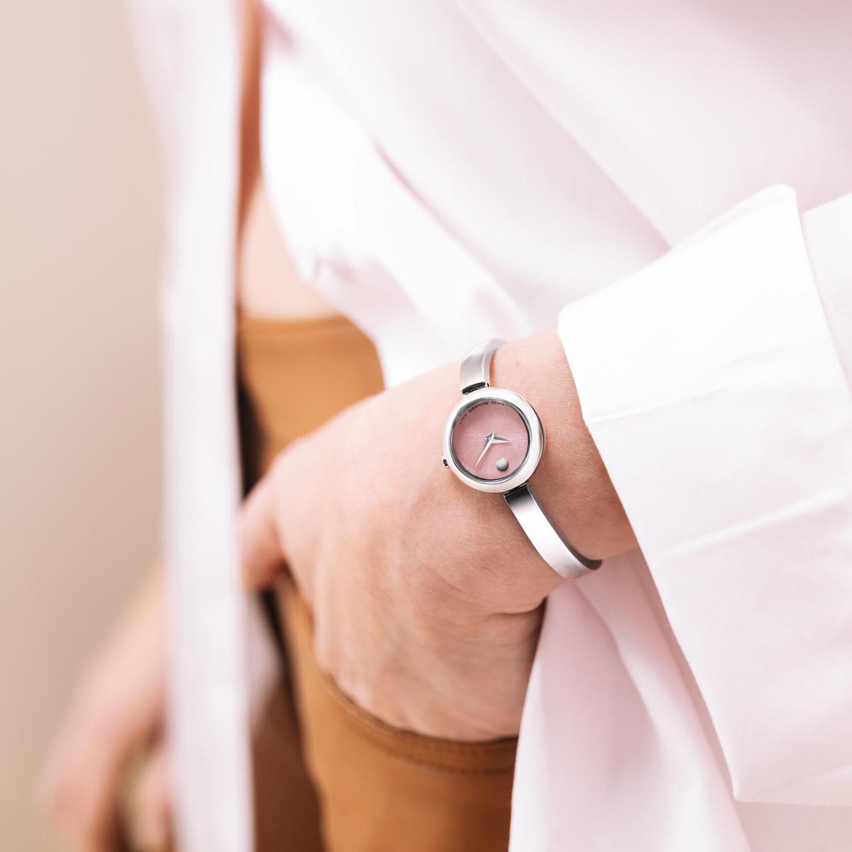 Movado Museum Bangle Watch with Pink Dial and Stainless Steel Bracelet (21.5mm and quartz movement)