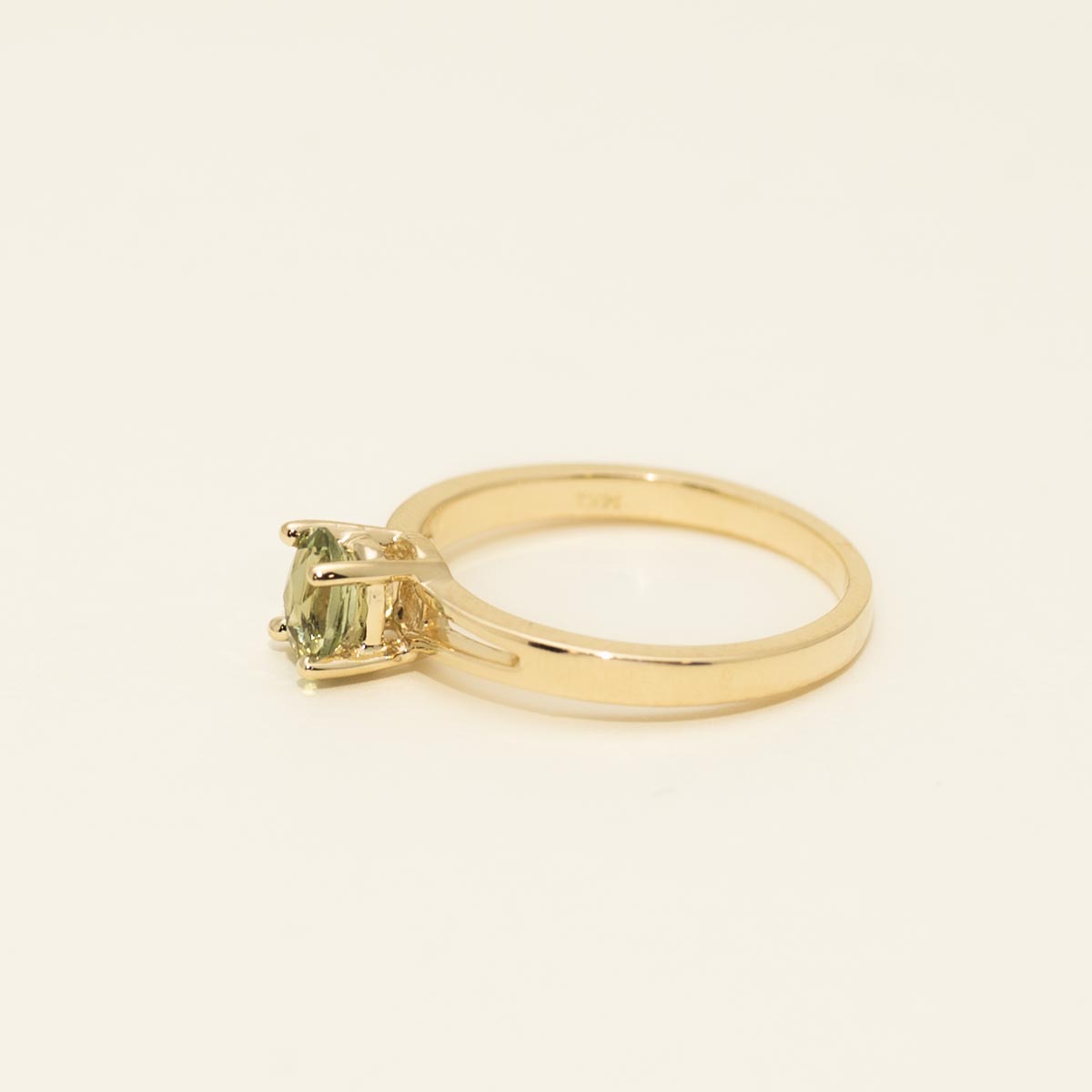 Maine Green Tourmaline Oval Ring in 14kt Yellow Gold (6x4mm)