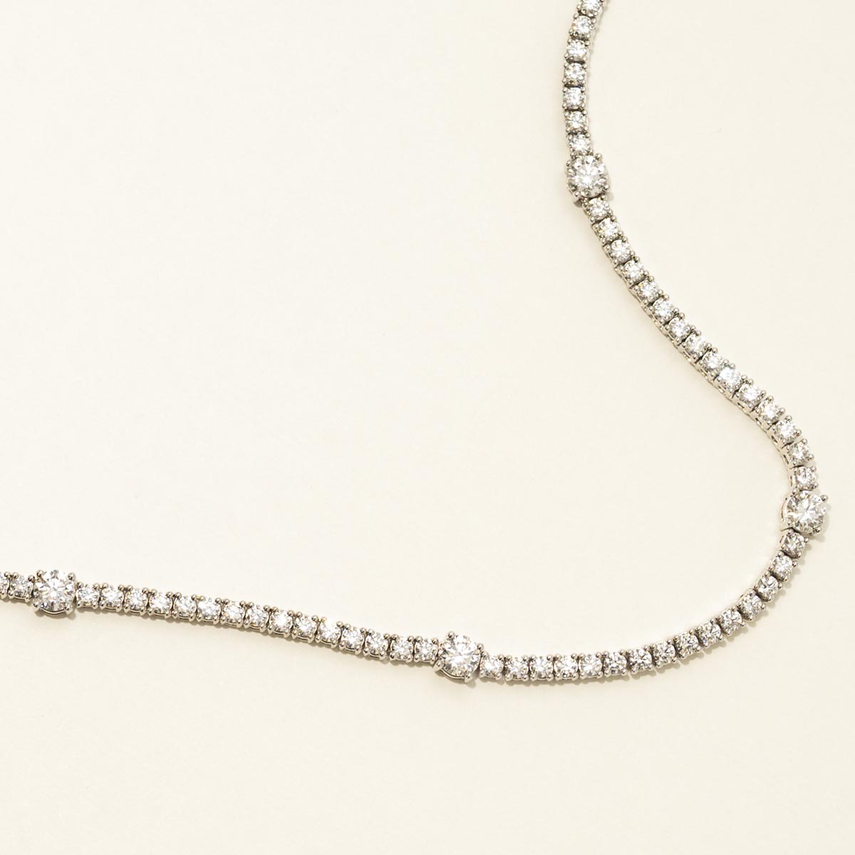 Memoire Scarlett Diamond Station Necklace in 18kt White Gold (7ct tw)