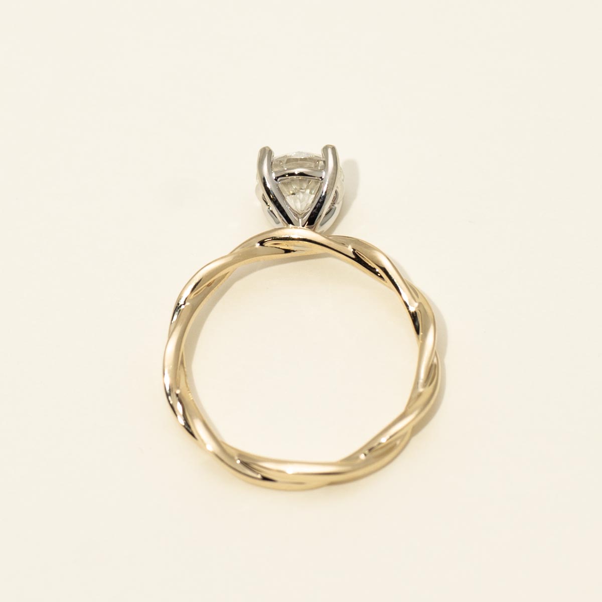Diamond Twist Solitaire Engagement Ring in 14kt Yellow Gold (1 1/4ct)