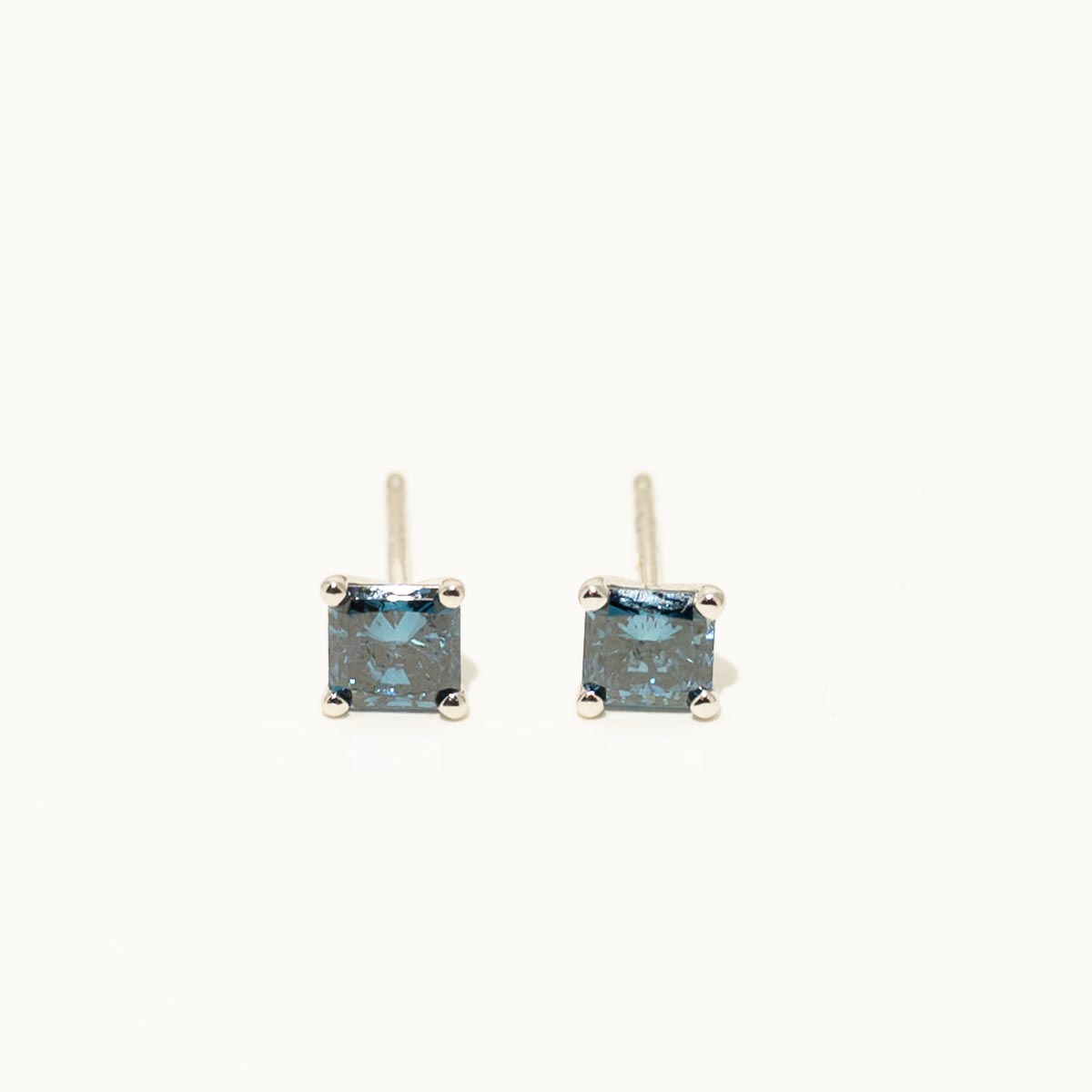 Blue Princess Cut Diamond Stud Earrings in 14kt White Gold (3/4ct tw)