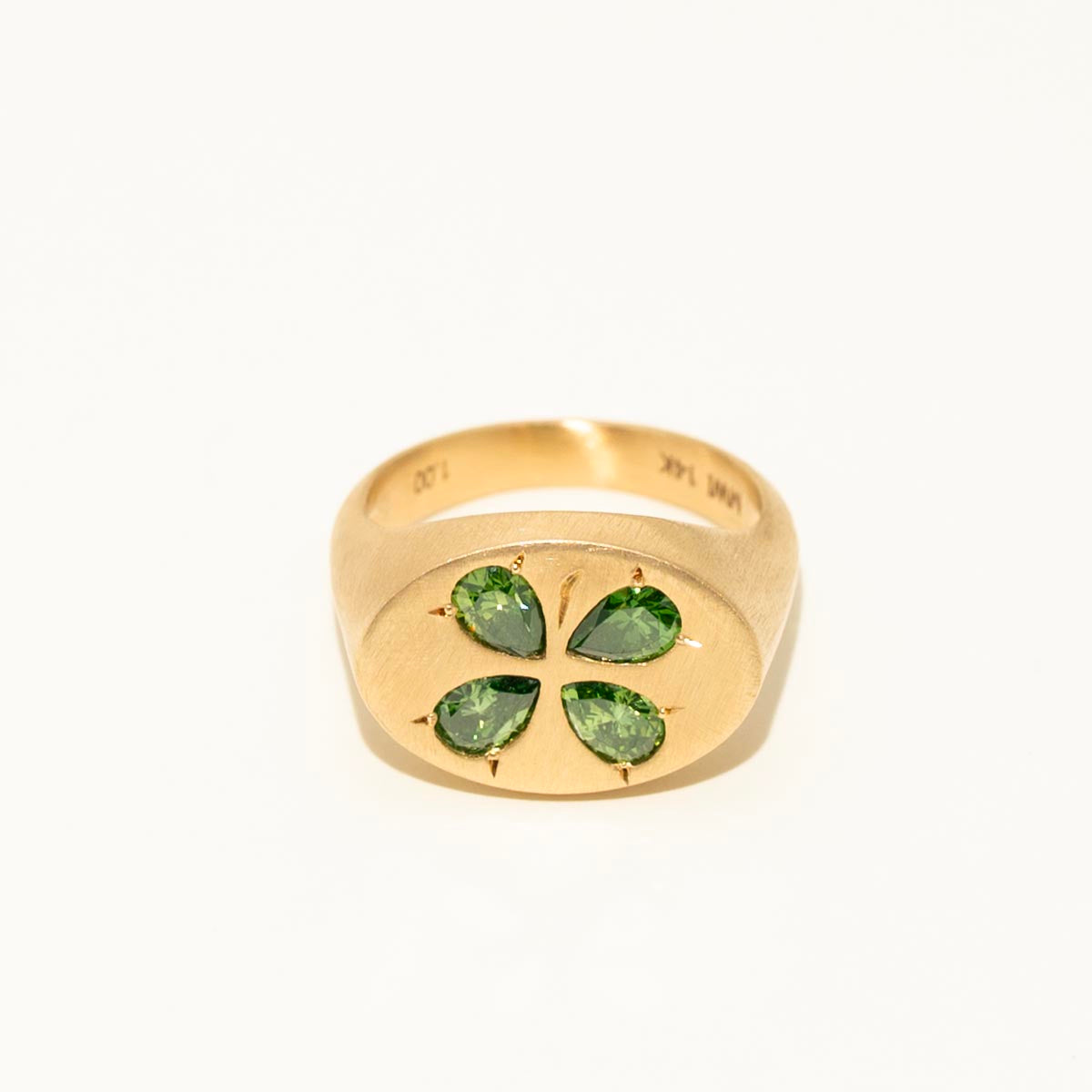 Pear Shaped Green Diamond Four Leaf Clover Signet Ring in 14kt Yellow Gold (1ct tw)