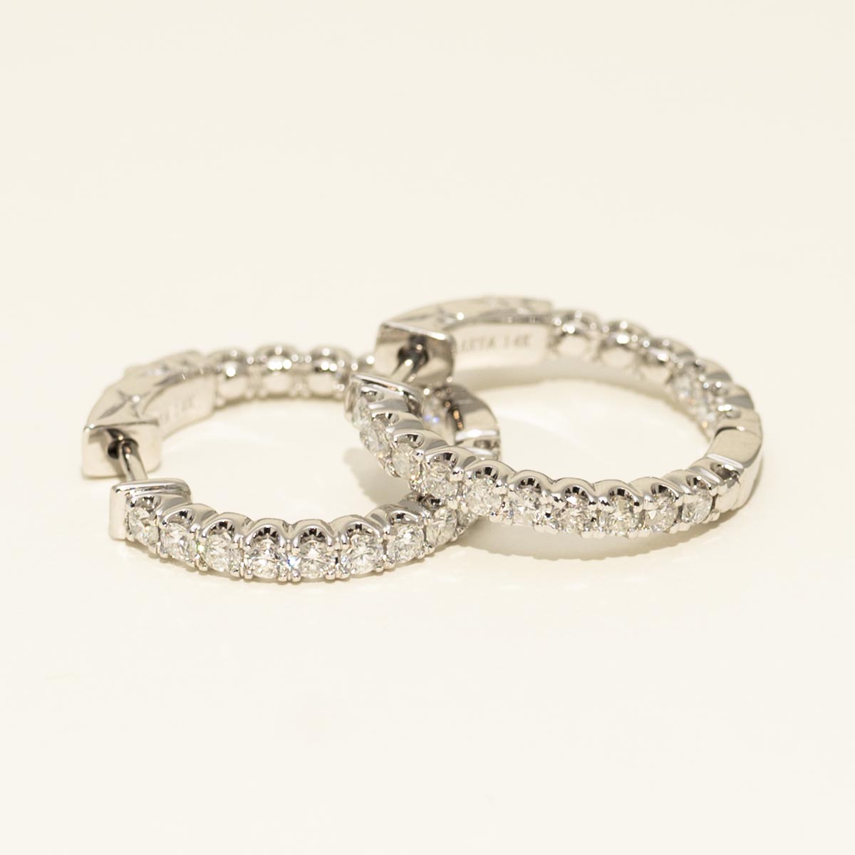 Diamond Hoop Earrings in 14kt White Gold (1ct tw)