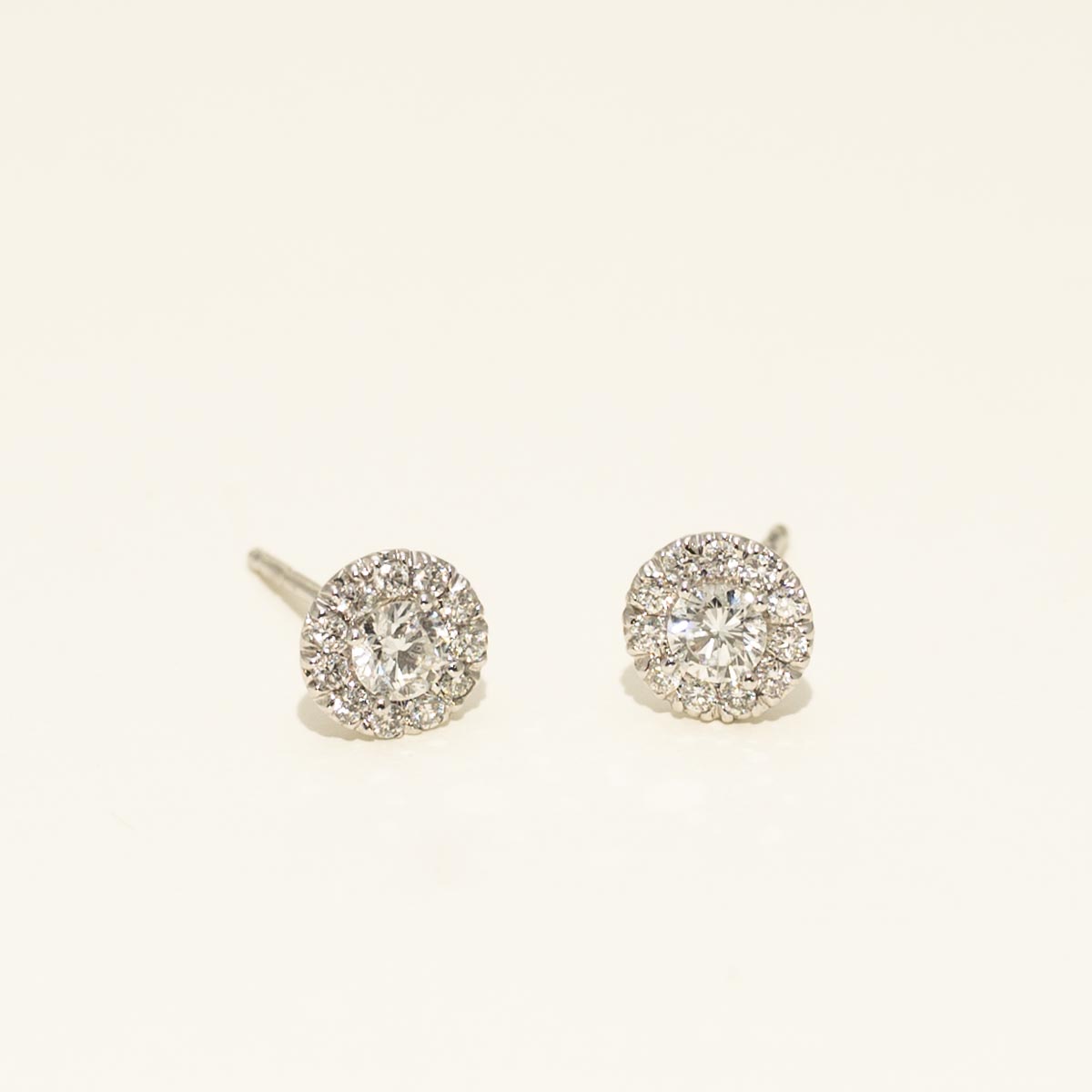 Diamond Halo Stud Earrings in 14kt White Gold (3/4ct tw)