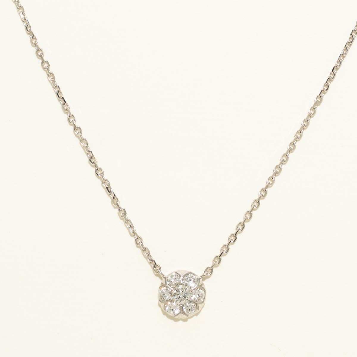 Diamond Halo Necklace in 14kt White Gold (1/3ct tw)
