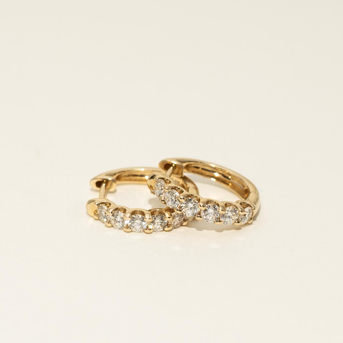 Diamond Huggie Hoop Earrings in 14kt Yellow Gold (1ct tw)